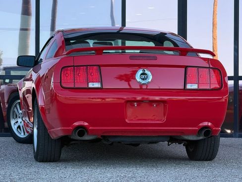 Used 2005 Ford Mustang GT Premium RWD image 8