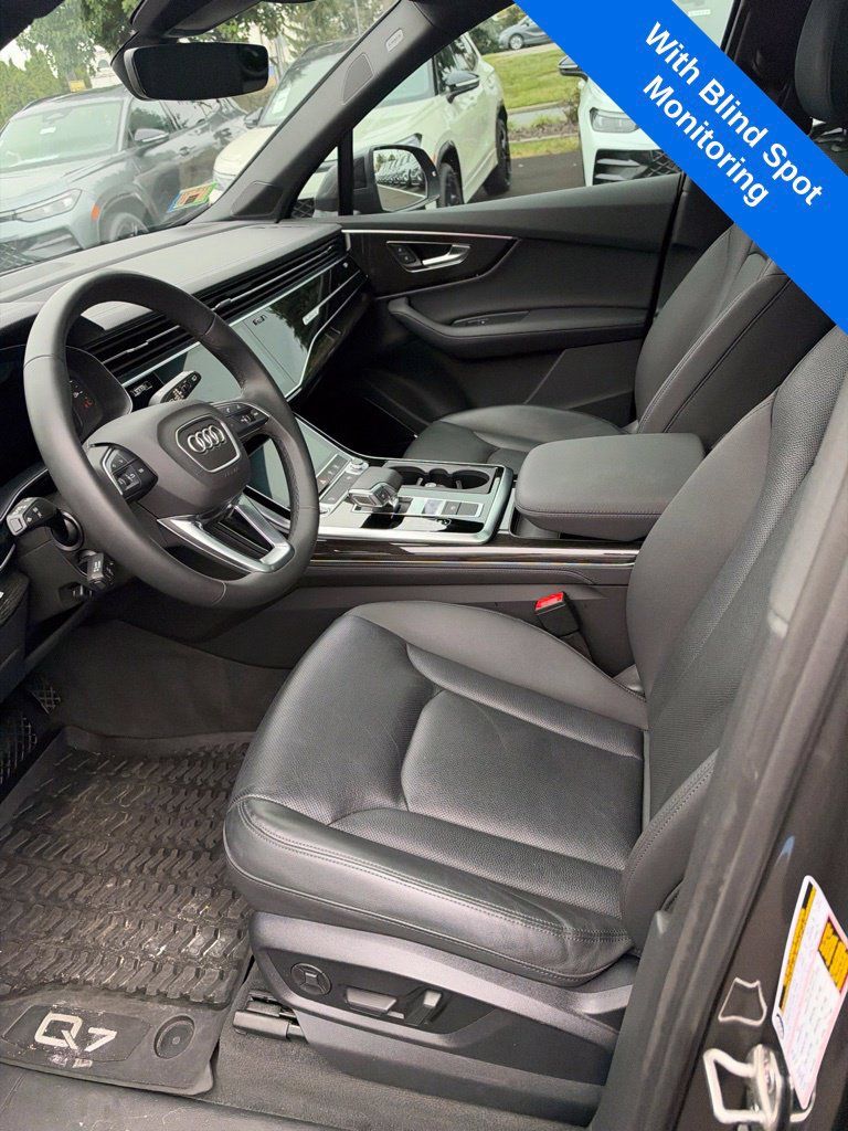 Used 2023 Audi Q7 3.0T Premium Plus AWD/4WD image 2