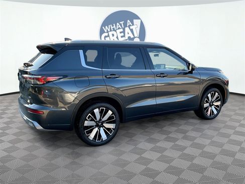 New 2025 Mitsubishi Outlander SEL image 7