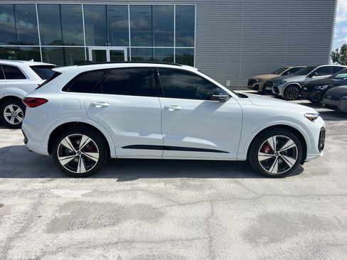 Certified 2025 Audi SQ5 Premium Plus AWD/4WD image 4