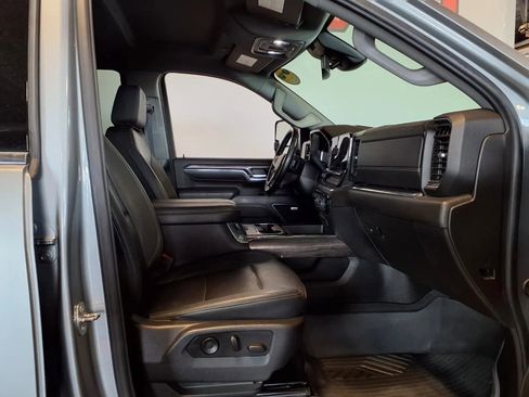 Used 2024 Chevrolet Silverado 2500 LTZ w/ LTZ Plus Package image 11