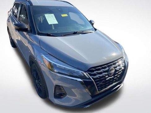 Used 2024 Nissan Kicks SR w/ SR Premium Package image 2