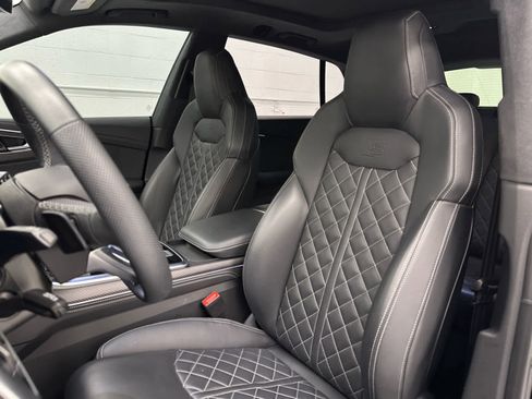 Used 2024 Audi SQ8 Prestige image 12