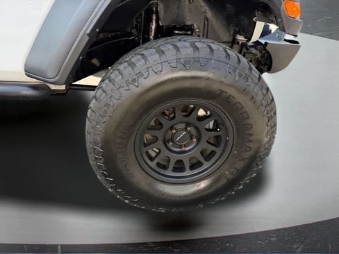 Used 2021 Jeep Gladiator Sport AWD/4WD image 14