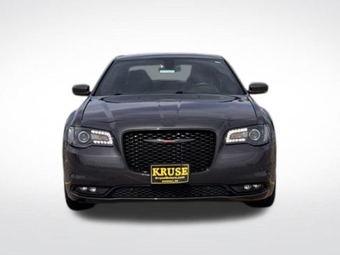 Used 2022 Chrysler 300 S RWD image 37