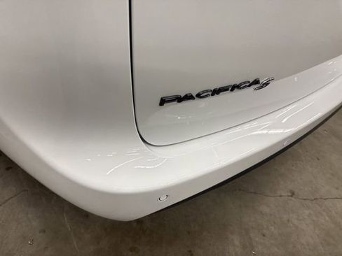 New 2026 Chrysler Pacifica Select w/ S Appearance Package image 26