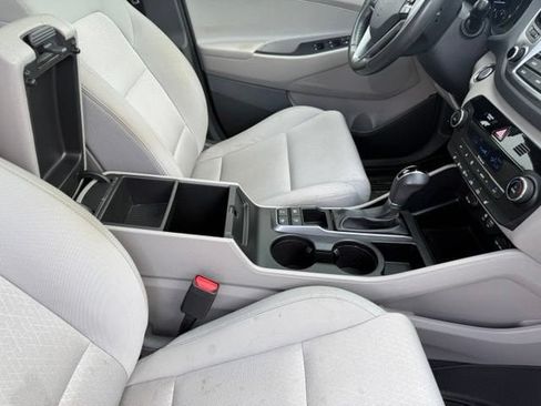 Used 2018 Hyundai Tucson Value AWD/4WD image 19