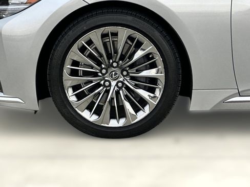 Used 2021 Lexus LS 500 w/ Interior Upgrade Package image 12