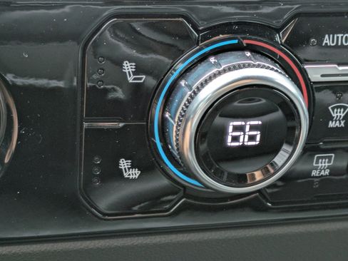 Used 2024 GMC Sierra 1500 SLT image 29