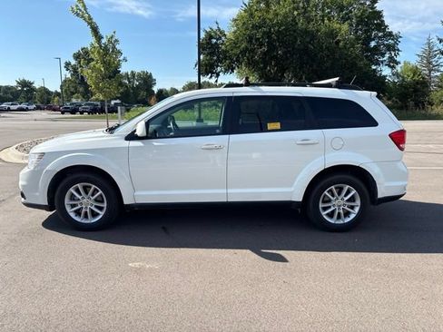 Used 2017 Dodge Journey SXT w/ Comfort/Convenience Group AWD/4WD image 2