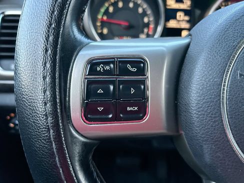 Used 2011 Jeep Grand Cherokee Laredo RWD image 15