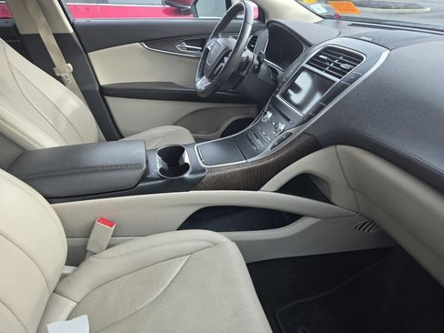 Used 2020 Lincoln Nautilus Reserve image 13