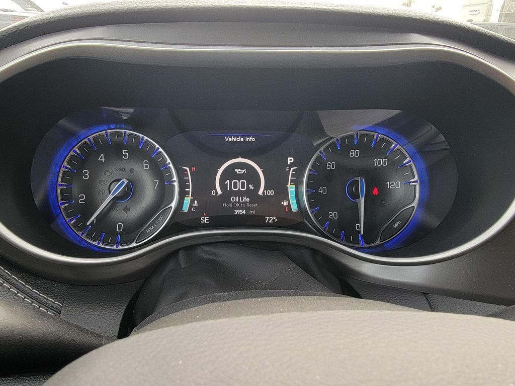 New 2025 Chrysler Pacifica Select w/ Fav Edition Package FWD image 22
