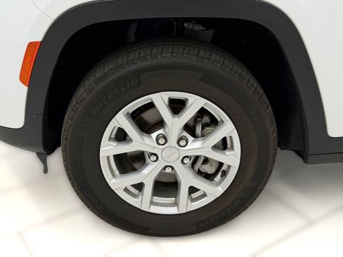 Used 2023 Jeep Grand Cherokee Limited AWD/4WD image 11