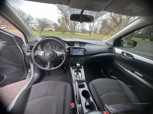 Used 2019 Nissan Sentra S image 11