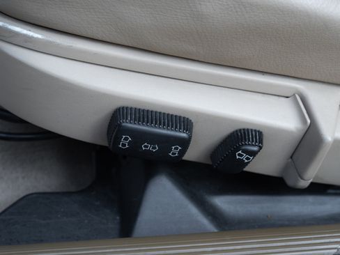 Used 1999 BMW 328i Convertible image 14