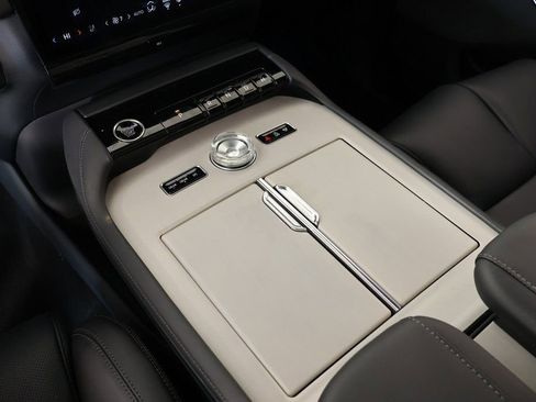 New 2026 Lincoln Navigator Reserve w/ Jet Appearance Package AWD/4WD image 8