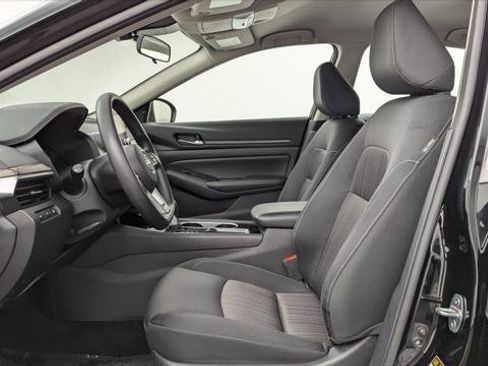 Used 2024 Nissan Altima 2.5 SV image 14