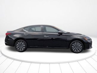 Used 2024 Nissan Altima 2.5 SV FWD video 2