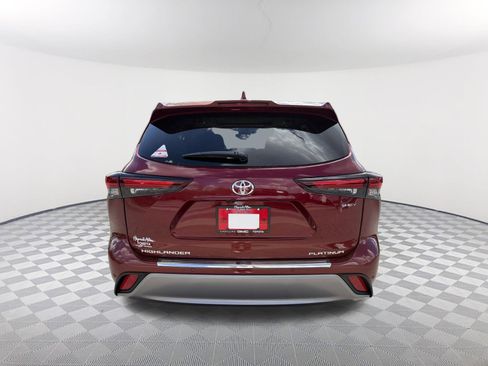 New 2026 Toyota Highlander Platinum image 6