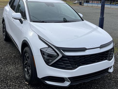 Used 2025 Kia Sportage LX image 10