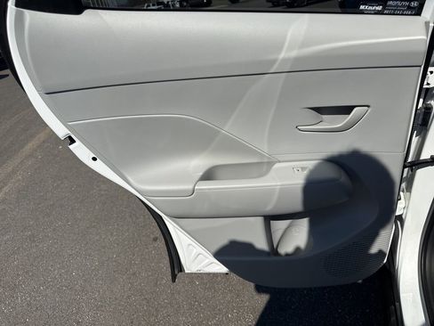 Used 2025 Hyundai Kona SEL image 27