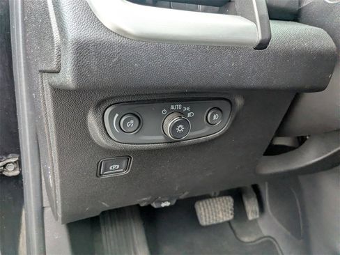 Used 2019 GMC Terrain SLT w/ Preferred Package image 23