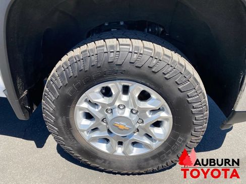 Used 2024 Chevrolet Silverado 2500 LT AWD/4WD image 12