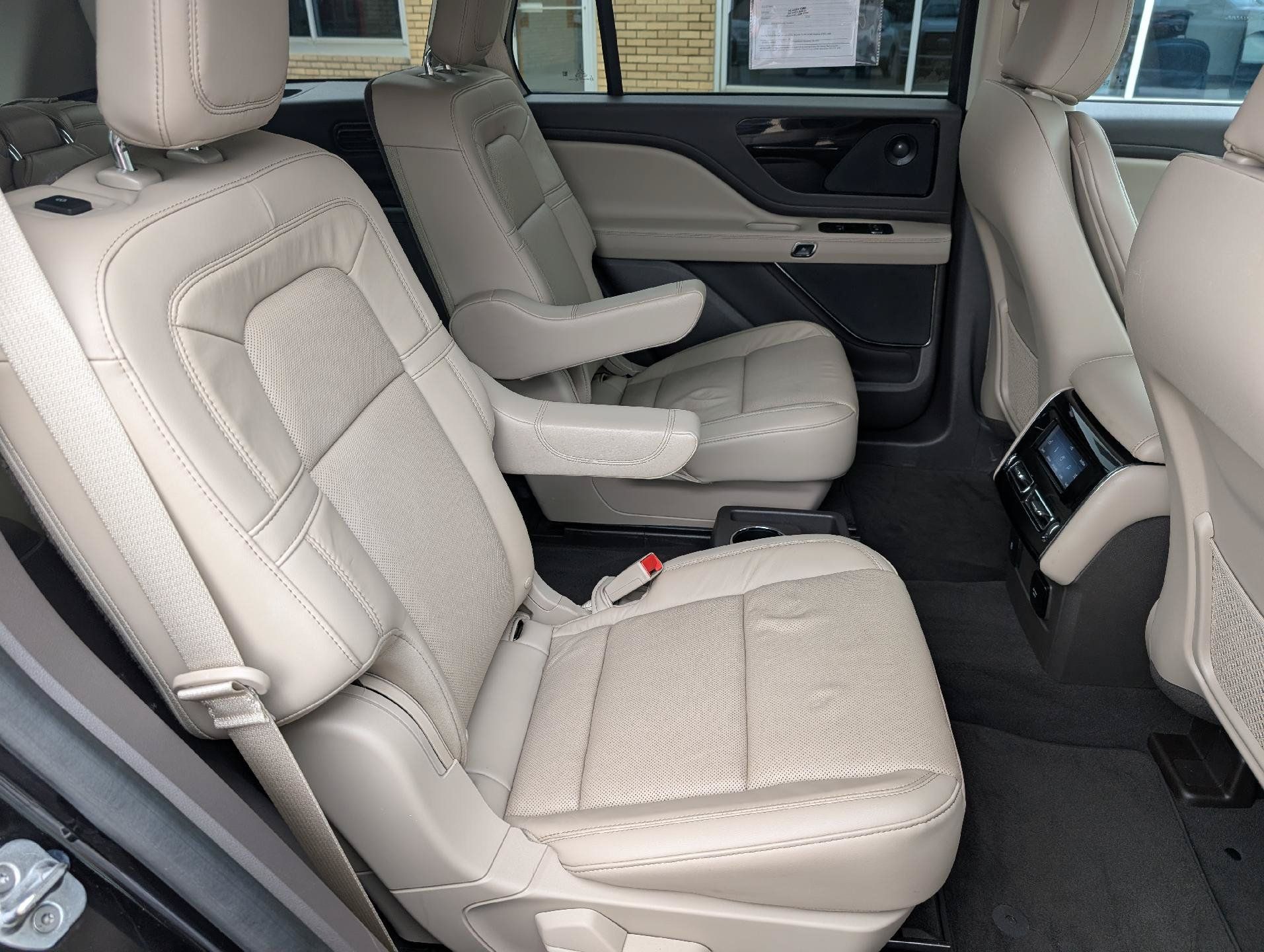 Used 2022 Lincoln Aviator Reserve w/ Equipment Group 201A AWD/4WD image 16