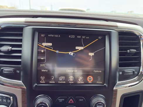 Used 2016 RAM 1500 Laramie w/ Convenience Group image 24