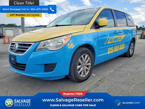Used 2013 Volkswagen Routan SE FWD image 1