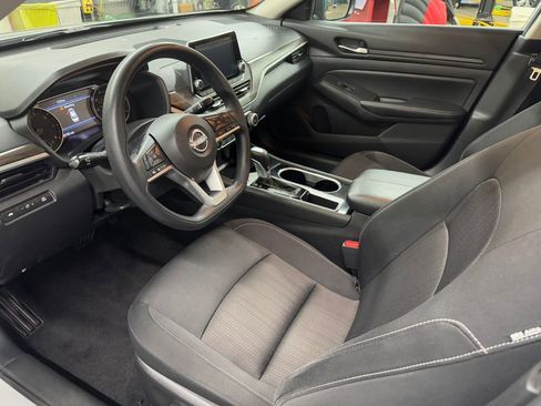 Used 2024 Nissan Altima 2.5 SV image 13