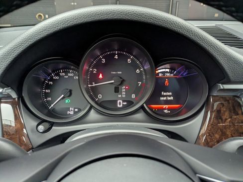 New 2026 Porsche Macan AWD/4WD image 16