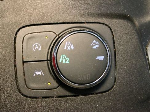 Used 2023 Chevrolet Traverse RS AWD/4WD image 28