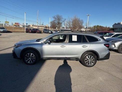 Used 2022 Subaru Outback Premium image 4