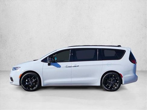 New 2026 Chrysler Pacifica Limited w/ S Appearance Package image 5