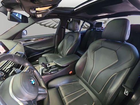 Used 2019 BMW 540i w/ M Sport Package image 10