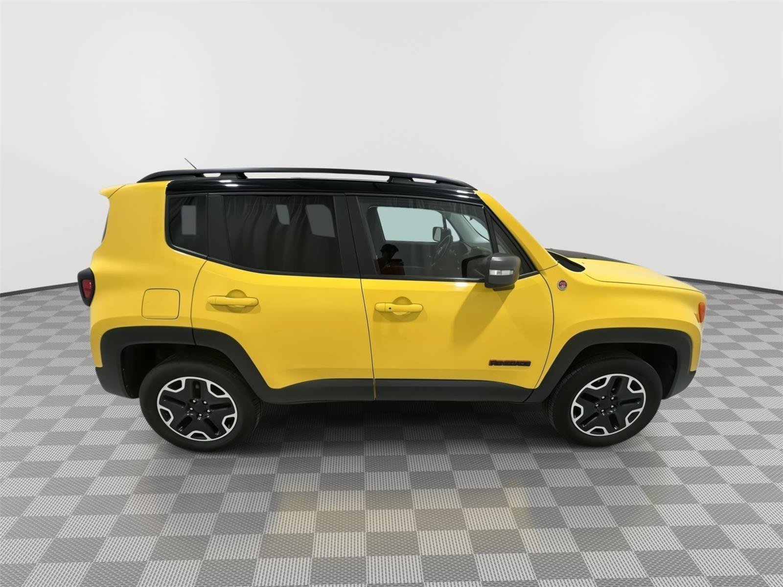 Used 2016 Jeep Renegade Trailhawk AWD/4WD image 6