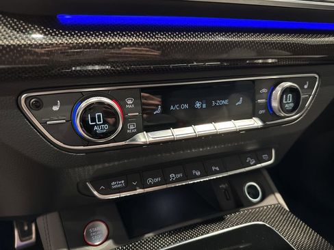 Used 2024 Audi SQ5 Prestige image 18