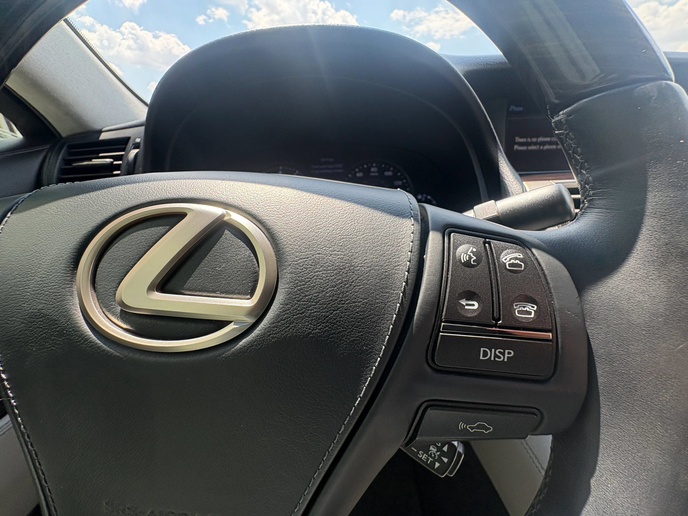 Used 2015 Lexus LS 460 w/ Ultra Luxury Package RWD image 25