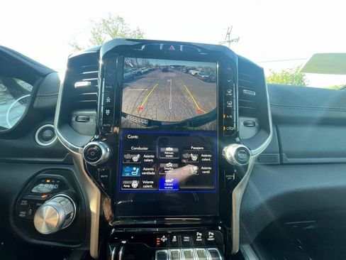 Used 2019 RAM 1500 Laramie AWD/4WD image 34