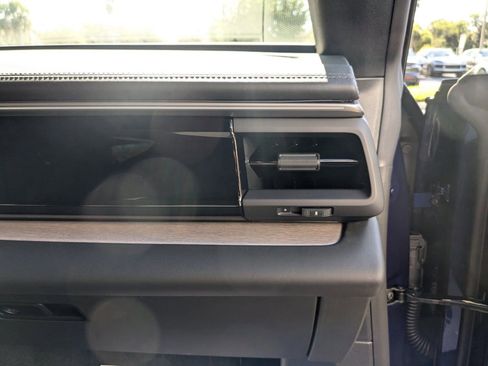 Certified 2024 Porsche Macan 4 Electric image 22