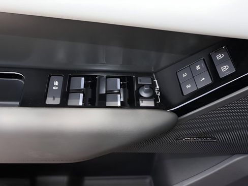 Used 2026 Land Rover Range Rover Velar S image 11