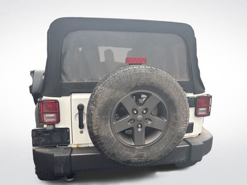Used 2016 Jeep Wrangler Unlimited Sport image 5
