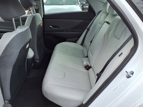 New 2025 Hyundai Elantra Limited image 7