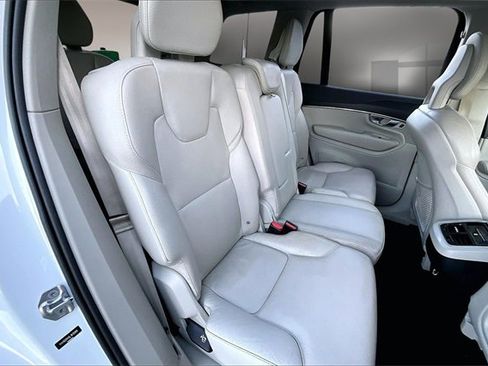 Used 2020 Volvo XC90 T5 Momentum image 23