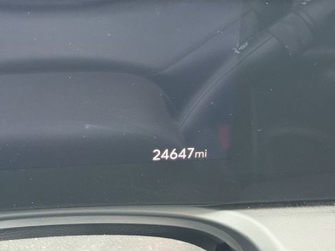 Used 2025 Buick Encore GX Preferred AWD/4WD image 3