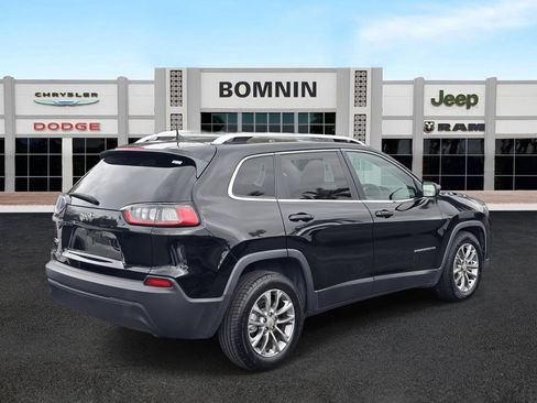 Used 2019 Jeep Cherokee Latitude Plus FWD image 4