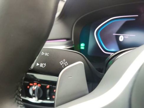 Used 2022 BMW 530e xDrive w/ Executive Package image 44