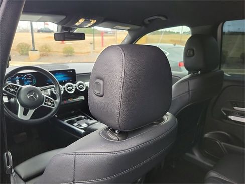 Used 2020 Mercedes-Benz GLB 250 4MATIC image 13